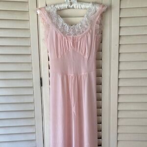 1950's Dutchmaid Waltz Length Chemise